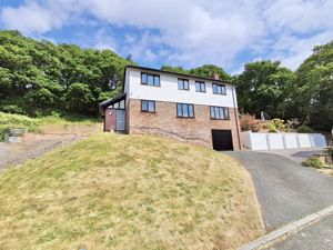 Photo 1- click for photo gallery